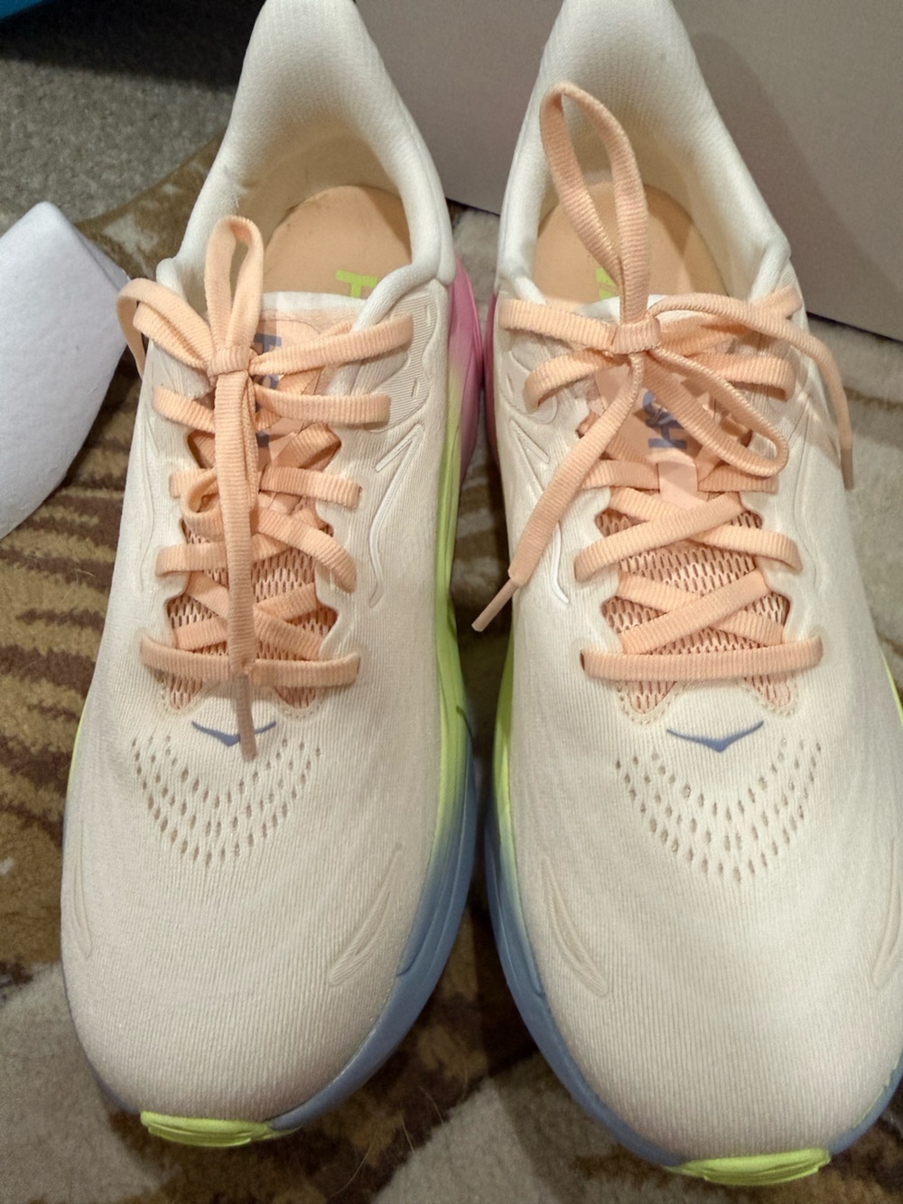 women's HOKA Arahi 8 stability sneakers size 10 vibrant alabaster and tangerine - Picture 4 of 9